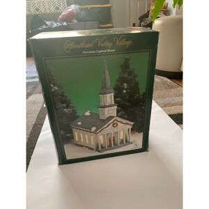 Heartland Valley O'Well Christmas Village LIGHTED CHURCH ceramic building 13"hi